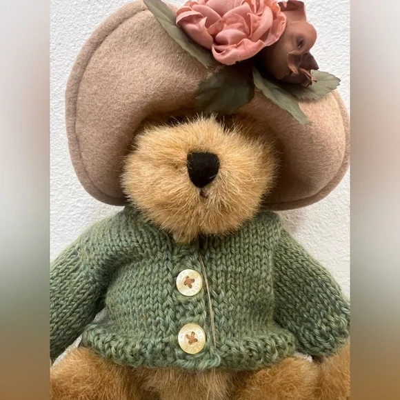 1985 J B‎ Bean Mrs. Trumble Plush Boyds Bears Green Knitted Sweater Flower Hat - Picture 3 of 6